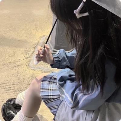 小资女孩向前冲